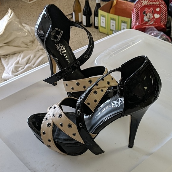 Heels - Picture 3 of 4